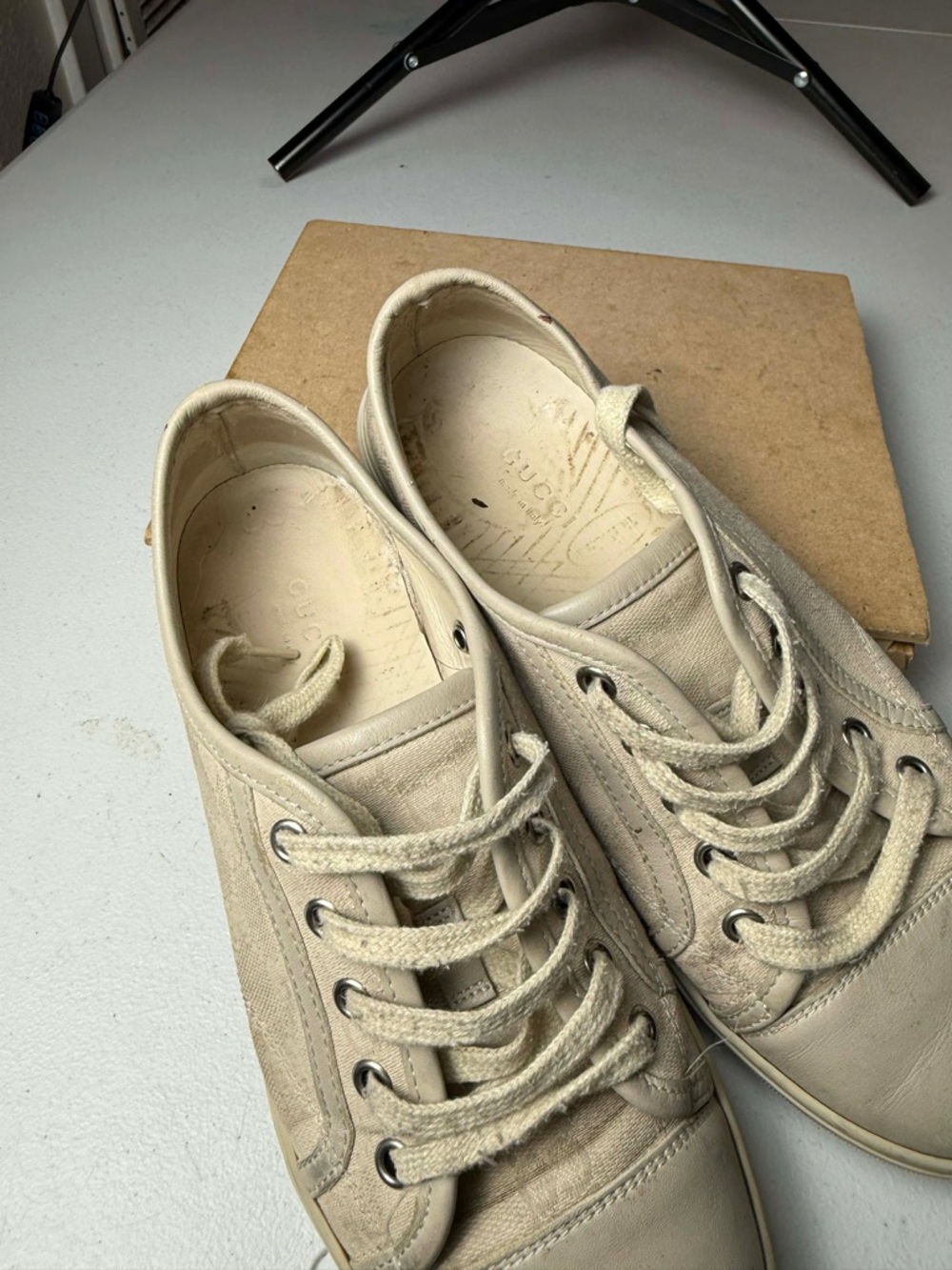 Gucci Women GG Low Cotton
White Leather Canvas
Monogram Sneakers Sz 36.5 / 6.5 - Picture 2 of 13